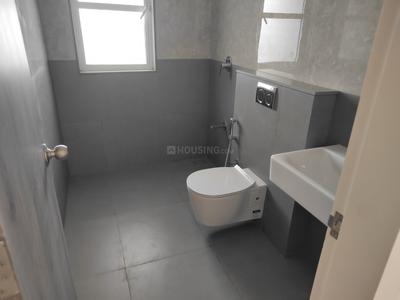 Bathroom Image of 3500 Sq.ft 4 BHK Apartment / Flat for rent in Alembic Kiara, Ram Wadi Vadodara for Rs. 100000