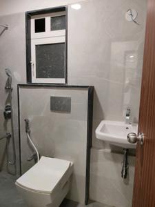 Common Bathroom Image of 450 Sq.ft 1 BHK Apartment / Flat for rent in Jyoti Complex, Goregaon East Mumbai for Rs. 42000