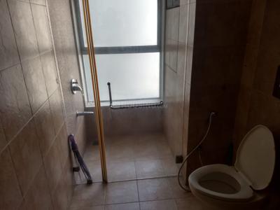 Bathroom Image of 1504 Sq.ft 3 BHK Apartment / Flat for sale in Worli Mumbai for Rs. 85000000