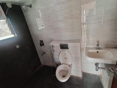 Bathroom Image of 800 Sq.ft 2 BHK Apartment / Flat for rent in Kohinoor Grandeur, Ravet Pune for Rs. 25000