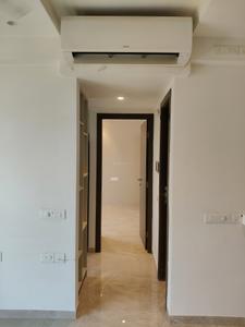 Passage Image of 650 Sq.ft 1 BHK Apartment / Flat for sale in Hiranandani Regent Hill A B C D And E Wing, Powai Mumbai for Rs. 18900000