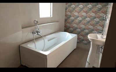 Bathroom Image of 2415 Sq.ft 4 BHK Apartment / Flat for sale in Rise Organic Homes Phase 1, Mahurali Ghaziabad for Rs. 16900000