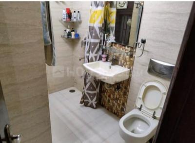 Image of 1350 Sq.ft 3 BHK Apartment / Flat for rent in O C S Apartments, Mayur Vihar Phase 1, New Delhi for Rs. 45000