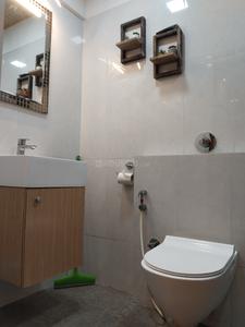 Bathroom Image of 958 Sq.ft 3 BHK Apartment / Flat for sale in Romell Serene, Borivali West Mumbai for Rs. 29900000