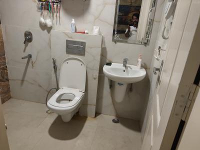 Bathroom Image of 1500 Sq.ft 3 BHK Apartment / Flat for rent in Omaxe The Palace, Gomti Nagar Lucknow for Rs. 60000