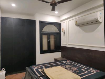 Bedroom Image of 2700 Sq.ft 5 BHK Builder Floor for sale in Sahibabad Industrial Area Ghaziabad for Rs. 28000000