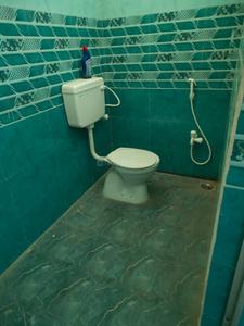 Bathroom Image of 750 Sq.ft 2 BHK Apartment / Flat for rent in Sarbahal Jharsuguda for Rs. 10000