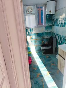 Bathroom Image of 800 Sq.ft 2 BHK Independent House for rent in Panthaghati Shimla for Rs. 15000