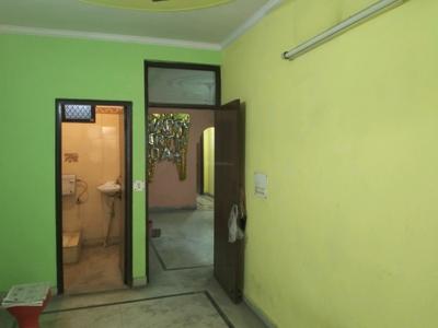 Bedroom Image of 820 Sq.ft 2 BHK Builder Floor for sale in Patparganj New Delhi for Rs. 6000000