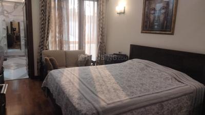 Bedroom Image of 4000 Sq.ft 3 BHK Builder Floor for rent in Hauz Khas New Delhi for Rs. 160000