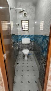 Bathroom Image of 530 Sq.ft 1 BHK Apartment / Flat for rent in New Town Kolkata for Rs. 9500