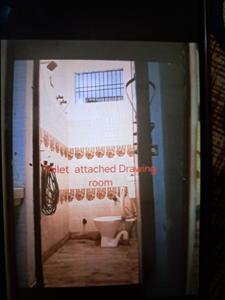 Bathroom Image of 650 Sq.ft 1 BHK Builder Floor for rent in Shastripuram Agra for Rs. 7500