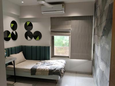 Bedroom Image of 2500 Sq.ft 3 BHK Apartment / Flat for sale in Shree Hari Dreamland, Tragad Ahmedabad for Rs. 9000000