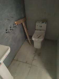 Bathroom Image of 350 Sq.ft 1 BHK Builder Floor for rent in Mayur Vihar Phase 1 New Delhi for Rs. 18000