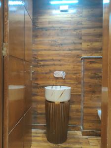 Common Bathroom Image of 3222 Sq.ft 4 BHK Builder Floor for sale in Sector 21C Faridabad for Rs. 33000000