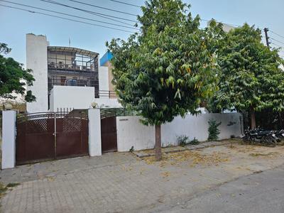 Image of 250 Sq.ft Residential Plot / Land for sale in Sector 46, Noida for Rs. 72500000