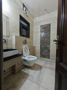 Bathroom Image of 1600 Sq.ft 2 BHK Builder Floor for rent in South City Floors 1, Sector 41 Gurgaon for Rs. 50000