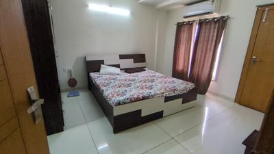 Bedroom Image of 1100 Sq.ft 3 BHK Apartment / Flat for rent in Nikhil Devalaya Pristine, Bawadiya Kalan Bhopal for Rs. 30000