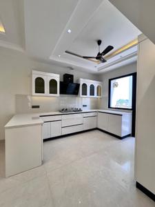 Kitchen Image of 3100 Sq.ft 4 BHK Builder Floor for sale in Ansal Versalia, Sector 67 Gurgaon for Rs. 29500000