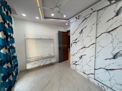 Bedroom Image of 1100 Sq.ft 3 BHK Builder Floor for sale in Janakpuri New Delhi for Rs. 14500000