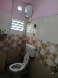Bathroom Image of 525 Sq.ft 1 BHK Apartment / Flat for rent in Airport Gate no. 1 Kolkata for Rs. 13500