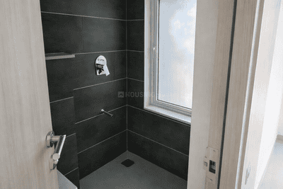 Bathroom Image of 800 Sq.ft 2 BHK Apartment / Flat for sale in Rustomjee Erika, Bandra East Mumbai for Rs. 33000000