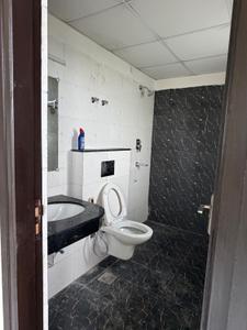 Image of 1650 Sq.ft 3 BHK Apartment / Flat for rent in BPTP Discovery Park, Sector 80, Faridabad for Rs. 45000