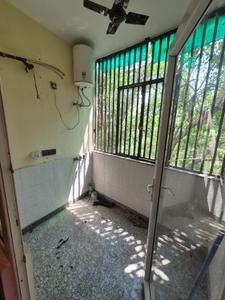 Balcony Image of 1000 Sq.ft 2 BHK Builder Floor for rent in Mansarover Garden New Delhi for Rs. 35000