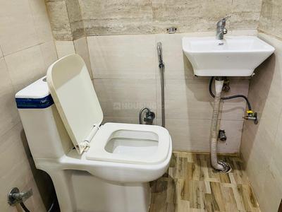 Bathroom Image of 500 Sq.ft 1 RK Builder Floor for rent in Big Block South City 2, Sector 49 Gurgaon for Rs. 15499