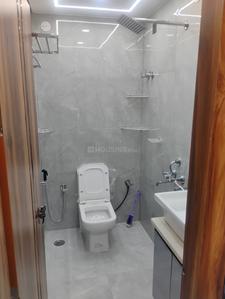 Bathroom Image of 1800 Sq.ft 3 BHK Builder Floor for rent in Sector 31 Noida for Rs. 60000