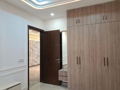 Bedroom Image of 1350 Sq.ft 3 BHK Builder Floor for rent in Paschim Vihar New Delhi for Rs. 50000
