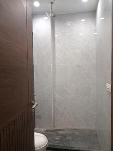 Common Bathroom Image of 1350 Sq.ft 3 BHK Builder Floor for sale in Paschim Vihar New Delhi for Rs. 27500000