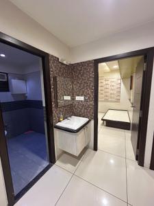 Bathroom Image of 1950 Sq.ft 3 BHK Apartment / Flat for rent in Vasna Vadodara for Rs. 30000
