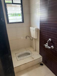 Bathroom Image of 990 Sq.ft 2 BHK Apartment / Flat for rent in Gagan Aviva, Kesnand Pune for Rs. 22000