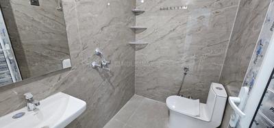 Bathroom Image of 1200 Sq.ft 3 BHK Apartment / Flat for rent in Sector 13 Gurgaon for Rs. 23000