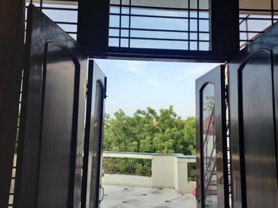 Balcony Image of 1200 Sq.ft 2 BHK Independent House for rent in Sector 52 Noida for Rs. 36000