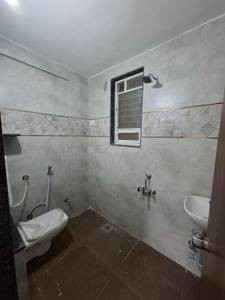 Bathroom Image of 1475 Sq.ft 3 BHK Apartment / Flat for rent in Somvijay Rise, Panchavati Nashik for Rs. 16000