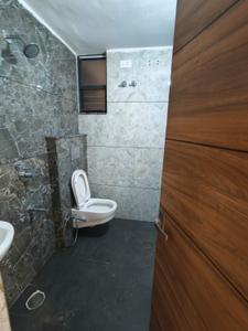 Bathroom Image of 1250 Sq.ft 2 BHK Apartment / Flat for rent in DB Pride, Talawali Chanda Indore for Rs. 20000