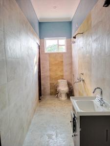 Bathroom Image of 1750 Sq.ft 3 BHK Apartment / Flat for rent in Govind Vihar Dehradun for Rs. 32000