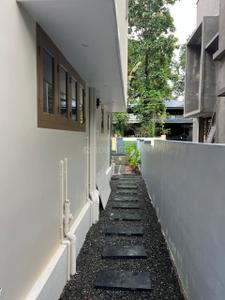 Balcony Image of 2450 Sq.ft 4 BHK Independent House for sale in Mulanthuruthy Kochi for Rs. 12000000
