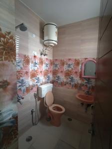 Bathroom Image of 1680 Sq.ft 2 BHK Builder Floor for rent in Sector 46 Gurgaon for Rs. 36500