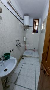 Bathroom Image of 900 Sq.ft 1 RK Independent House for rent in Model Town New Delhi for Rs. 6000