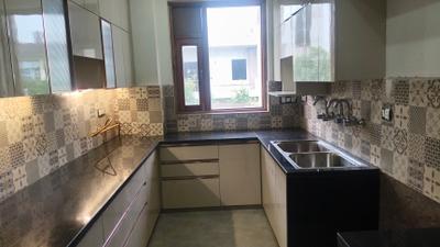 Kitchen Image of 2500 Sq.ft 3 BHK Builder Floor for rent in Sector 108 Noida for Rs. 50000