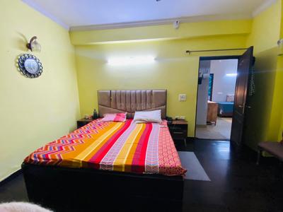 Bedroom Image of 1235 Sq.ft 2 BHK Apartment / Flat for sale in Cosmos Golden Heights, Crossings Republik Ghaziabad for Rs. 6950000