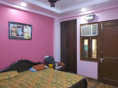 Bedroom Image of 1800 Sq.ft 4 BHK Builder Floor for sale in Shalimar Garden Ghaziabad for Rs. 14000000