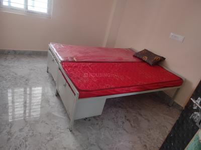 Bedroom Image of Sri uma Maheswara boys hostel  in Isnapur, Hyderabad