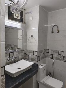 Bathroom Image of 1000 Sq.ft 1 BHK Independent House for rent in Sector 46 Noida for Rs. 28000