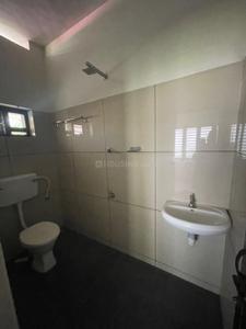 Bathroom Image of 700 Sq.ft 2 BHK Apartment / Flat for rent in Madathilpadam Kozhikode for Rs. 800
