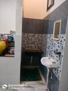 Bathroom Image of 900 Sq.ft 1 BHK Independent House for rent in Kursi Road Lucknow for Rs. 8100