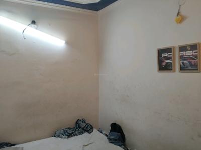 Bedroom Image of 675 Sq.ft 2 BHK Builder Floor for rent in Hari Nagar New Delhi for Rs. 18000